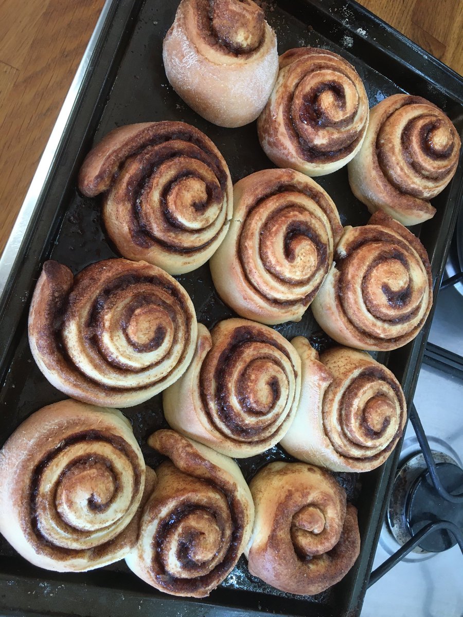 markjohnsonbrow's tweet photo. Cinnamon buns for tea Yummola #whyshare https://t.co/jvP3BXd62j