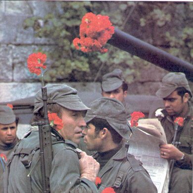 On 25 April 1974, Portugal witnessed a revolution that would change its future forever. A 46-year-long, uninterrupted fascist dictatorship came to an end that day. Why is this considered the most important national holiday by many? And what’s with all the flowers? A long thread.