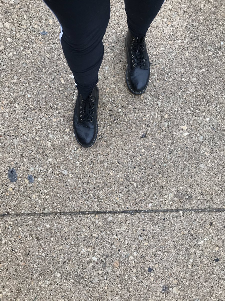 MsClark_Ebinger's tweet photo. Every year the @EbingerSchool Student Council participates in the @autismspeaks walk. Today this looks a little different, join me in taking 5,400 steps today to raise awareness! #stepsforkindness #togetherapart #wearblue  Make sure to post a picture if you also join! https://t.co/Ecf1D0NkS3