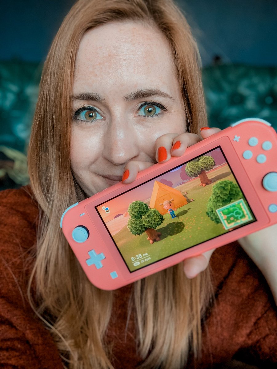 rachybop's tweet photo. Someone give me a nudge when lockdown ends, k?
#nintendoswitchcoral #coralswitchlite #lockdownlife #acnh
Ps. For animal crossing players: How do I answer my mail next to my tent please?! https://t.co/Y30HVnnVTh https://t.co/Jj6WVLiS61