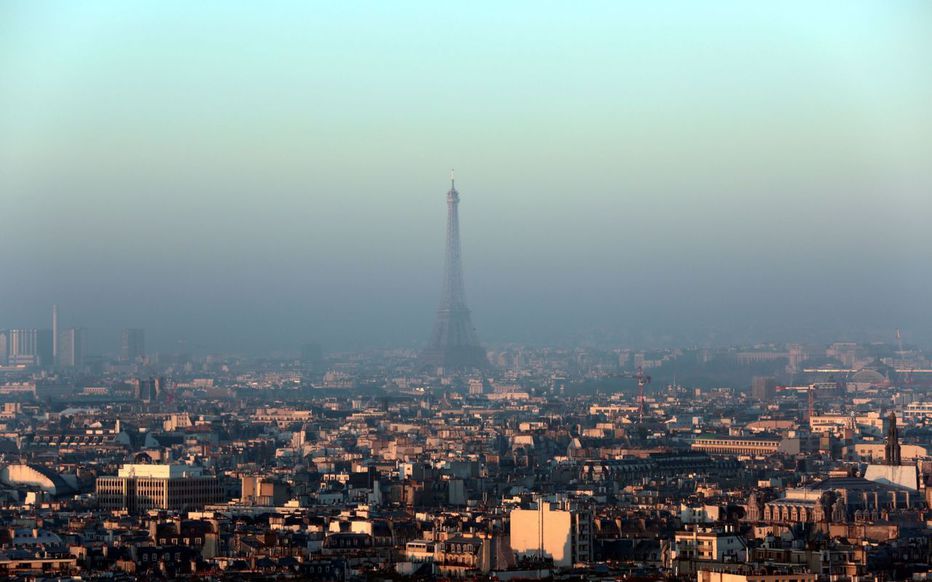 ActuDirect's tweet photo. 🇮🇹 #Coronavirus : les particules de la pollution atmosphérique pourraient transporter le virus sur de longues distances selon des chercheurs en #Italie Une autre étude avait déjà montré que 80% des décès du #COVID19 se trouvait dans les régions les plus polluées. https://t.co/2W01YYSuE5