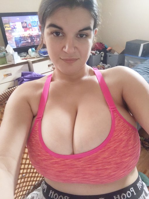 Let's see those titties ladies😍✌️ #bigboobheaven https://t.co/Mx0J8oHFLn<a href="/tag/bigboobheaven"class="tags">#bigboobheaven</a>