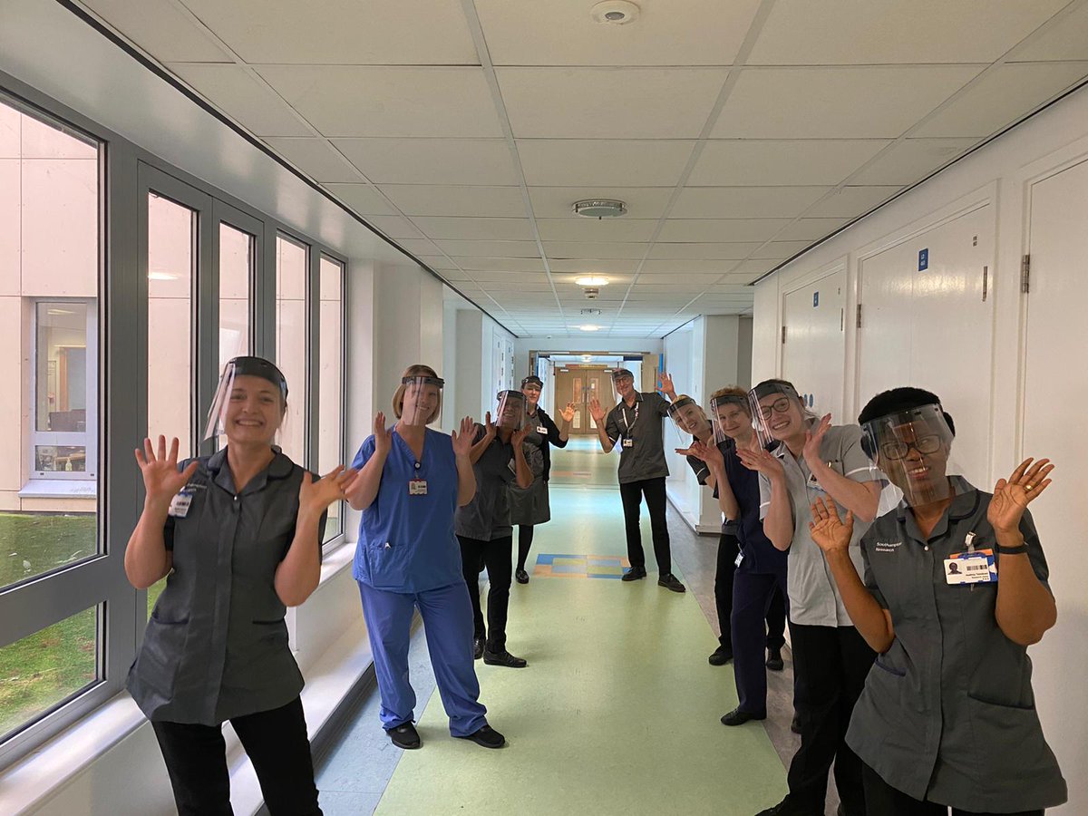 Rachschranz's tweet photo. @HounsdownSchool @RDsouthampton @KerryThorpe20 @research_jane @marie_nelson12 @UHSFT 💙👏we couldn't be more grateful to you Mr.Deadman and Miss Osborne for your kindness, your time, and your generosity. Thanks Sophie 💞😊#PPE #communityspirit #COVID19 https://t.co/cqHNLPdCDl