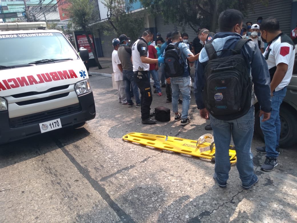 amilcarmontejo's tweet photo. Colisión de motocicleta / automóvil en 6 avenida 2/3 calle zona 9.

Marco Semeya confirma presencia de bomberos y la habilitación del paso.

#PMTGuatemalaEnTodo #TransitoGT #TraficoGT https://t.co/KZAxpRFxxH