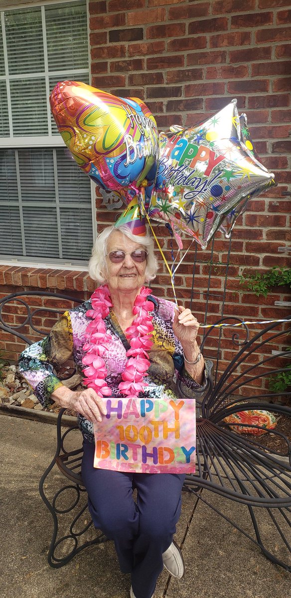 queenhollyf's tweet photo. @GovAndyBeshear My sweet Memaw turns 💯 years old today! Can she get a shout out? #lovemymemaw #1920 #HealthyAtHome #TogetherKY #TeamKentucky 
#notoldyet @tkonz https://t.co/83n2g1zpZq