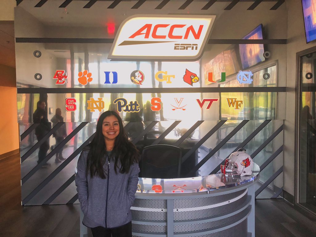 gab_bentancourt's tweet photo. I am very blessed to announce my verbal commitment to play golf and further my academic career at The University of Louisville. I want to thank my family, coaches, and trainer for getting me to where I am today! Go cards!!❤️❤️ https://t.co/X01CQdAj5s