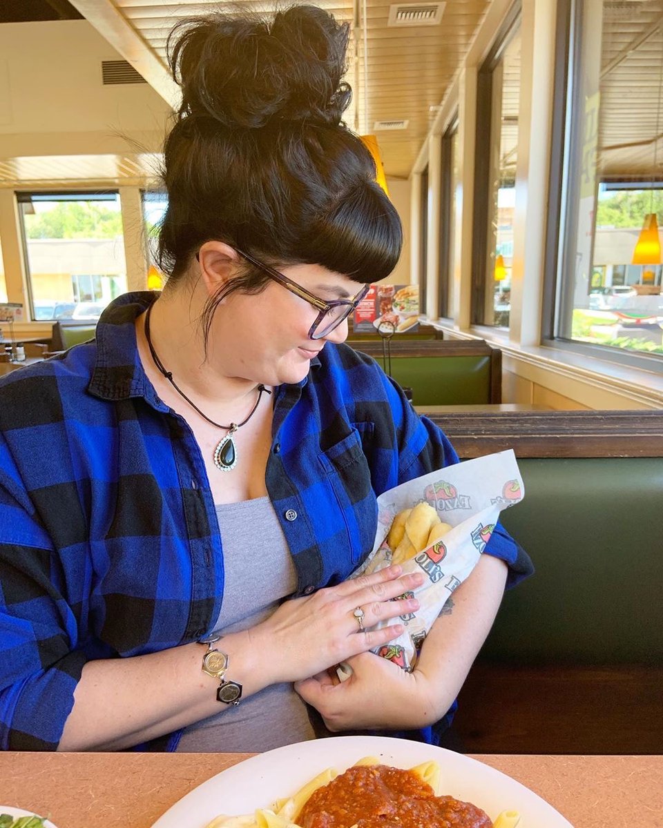 Fazolis's tweet photo. When we think "bundle of joy" this is what we picture, too. How about you?
#betterwithbreadsticks https://t.co/auA39eQKMa