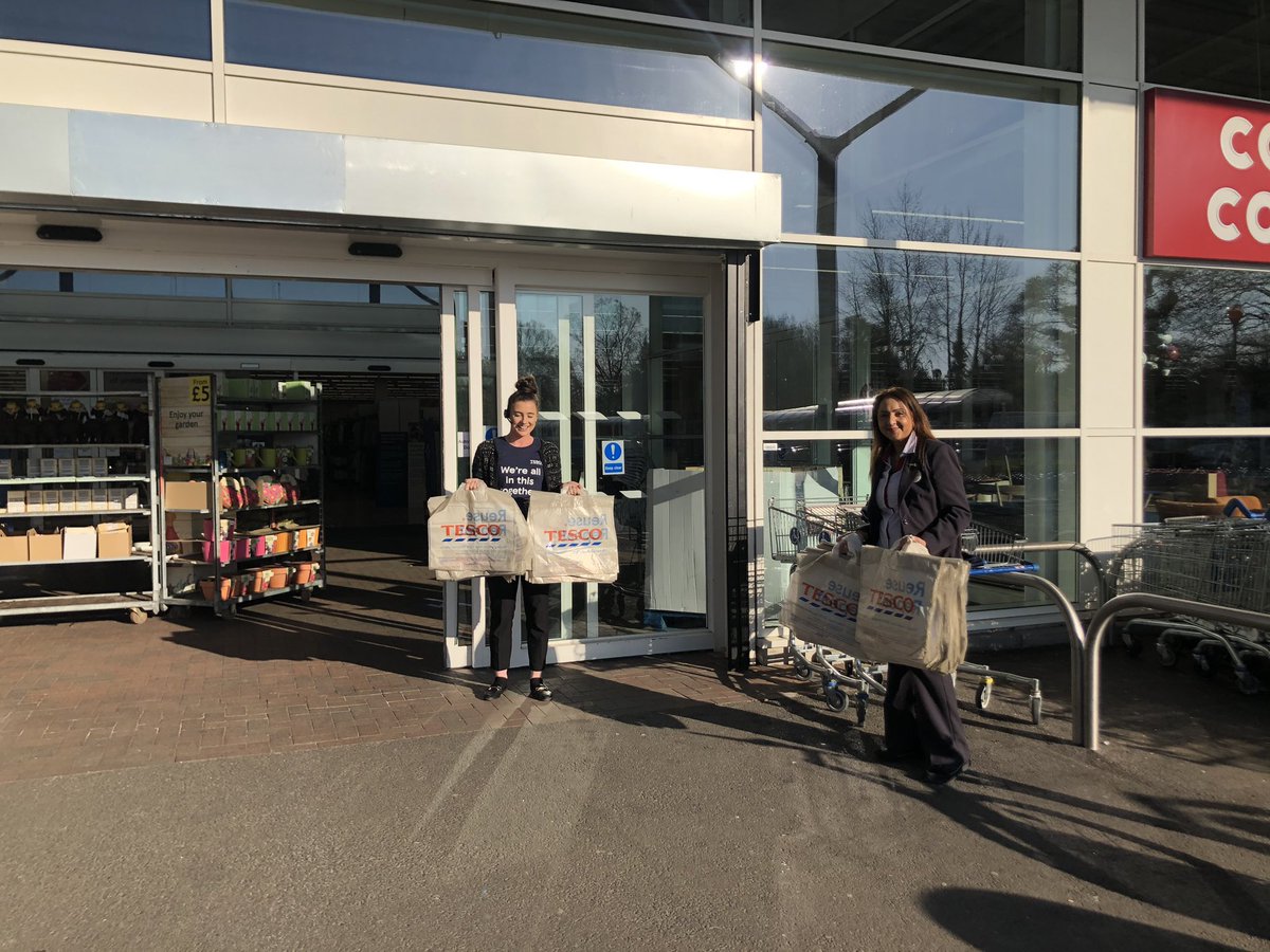 <a href="/tesconews/">Tesco News</a> massive shout out to your martins heron branch who donated over 300 BAGS for us to use <a href="/FrimleyHealth/">Frimley Health NHS Foundation Trust 💙</a> to get our essential food collections to the wards 🥰💙 <a href="/786slough/">Shaz</a> your awesome for sorting this 🌈
#frontlineheroes #donate #day30oflockdown #berkshire