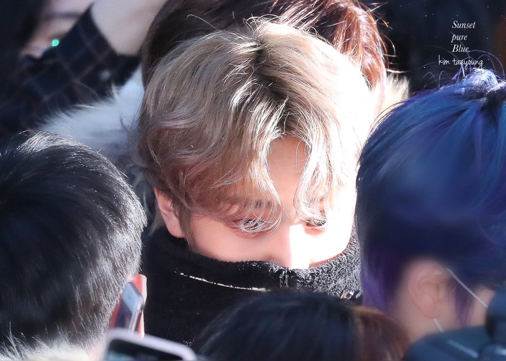 【200424】뮤뱅출근 퇴근 

예쁜 영태🌅💙

#태영 #영태 #김태영 #TAEYOUNG 
#CRAVITY #크래비티