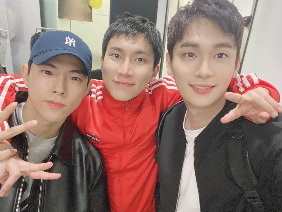 Nov_FlowerHoon's tweet photo. [IG/200425] jo_dino_
แปล: เพื่อนๆร่วมหน่วยอีกีจา(let's win)ที่รวมตัวกันครั้งแรกในการออกอากาศ ในภายหน้าก็จะเป็นกำลังใจในการออกอากาศยูทูปไลฟ์ของอึนกวังนะ ~~~ ยุนอูก็วิ่งไปกันเถอะ~~~😀
#โจยุนอู #บีทูบี #btob #ซออึนกวัง #อีกีจา(let's win)
https://t.co/E5i2aXTcHp

#조성호 #디노빠 https://t.co/yFzQAeXVl5