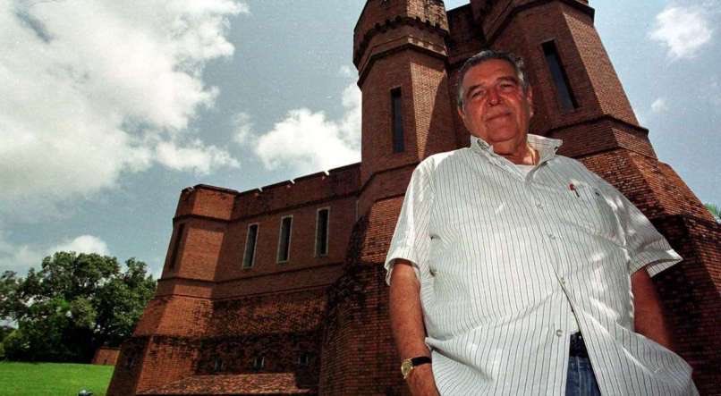 recifeordinario's tweet photo. Hoje pela manhã faleceu vítima do covid-19 o empresário Ricardo Brennand, um dia muito triste para Pernambuco. https://t.co/8p2pirxfpK