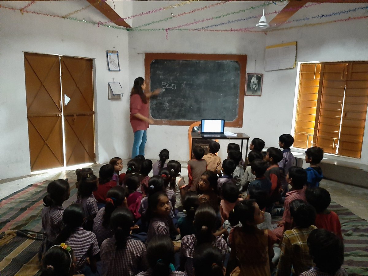 WcbResearch's tweet photo. One year of our #outreach programme for #sloth_bear & human #coexistence in Central Gujarat !!
Thanks to our volunteers @vaidehishah15 & @iamSachinDaraji and our collaborators Vadodara Wildlife Division and #EAZA #Slothbear_EEP https://t.co/QNu47uB9h4