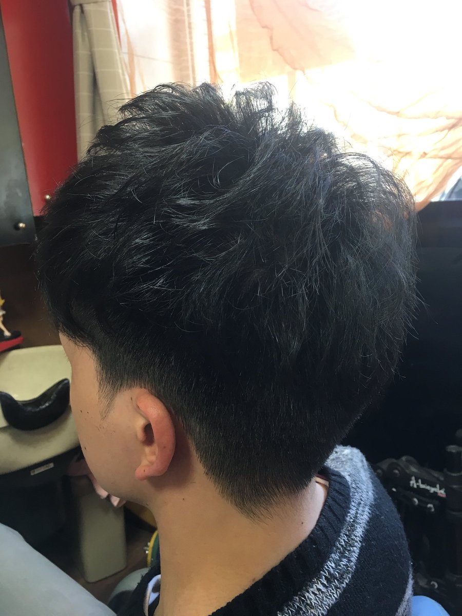 メンズヘアークラブb2 今日のヘアースタイル バレー部メンバー けっこう長くなってました サイド バックをスッキリツーブロック に刈り上げ トップも短く軽めにしました ビフォーアフター