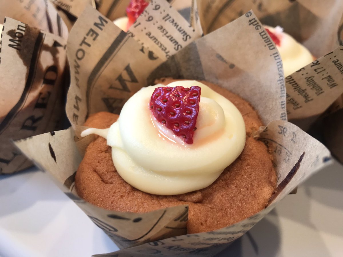 Dawnknowles81's tweet image. It’s that time again to lift the teams spirits to push on through 💪💙🧁 
Enjoy Team 4 WAKEY 💙💙💙💙 #wdteam4 #liftspirits