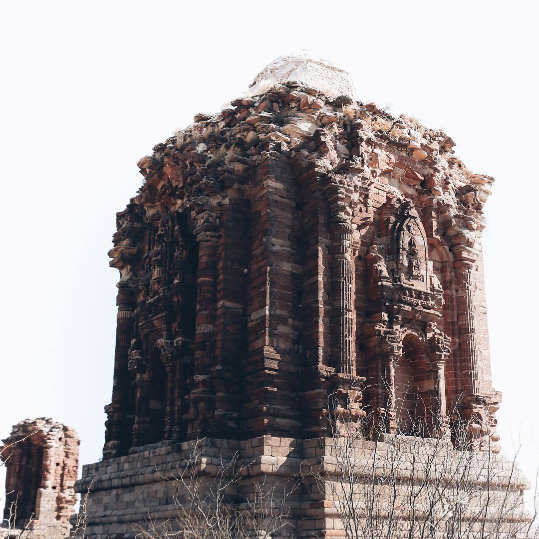 Malot Temple, Chakwal, Punjab, Pakistan (via aabbiidd)