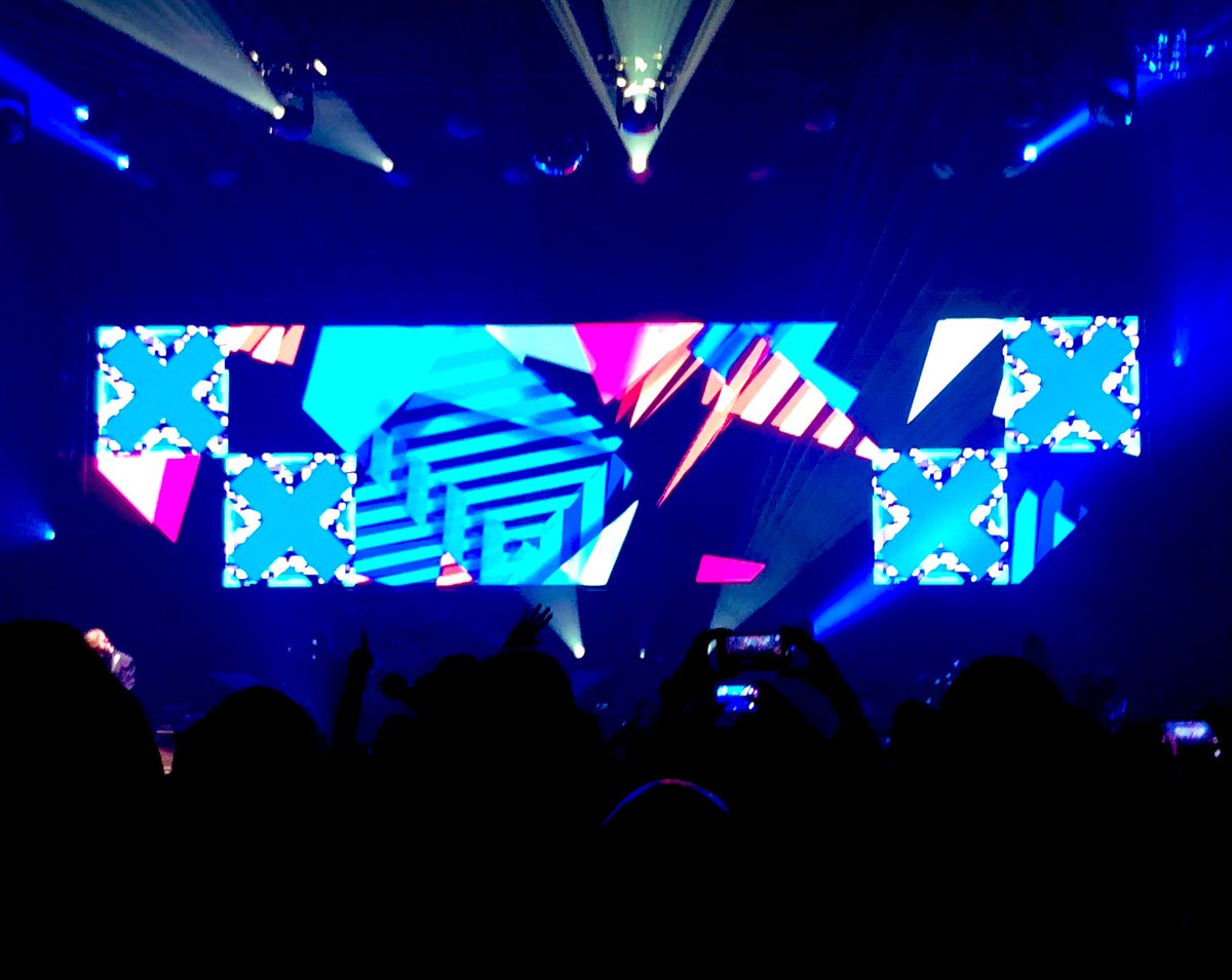 LookSmellTaste's tweet photo. Looking back, that @neworder 4-Day residency at @FillmoreMB has been keeping me sane. Glad I went to #allfour. #newordermiami #miamibeach https://t.co/uMjM57Qltr