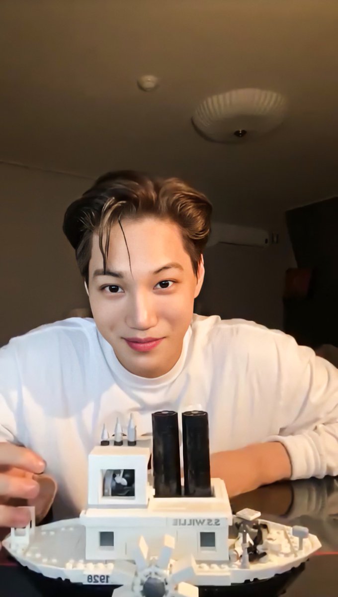 kaisooingly's tweet photo. EDIT #KAI #카이 #종인 #カイ　#엑소 #EXO 🐻❤️ https://t.co/NcOWiim1fU