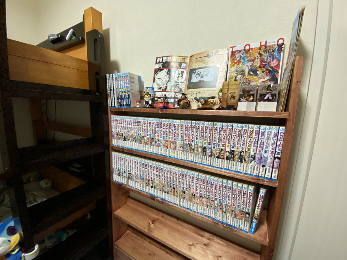 けいすけ 本棚作ったので当選したone Piece全巻をようやく並べることが出来ました 揃うとやっぱ迫力がすごい 私と ワンピース