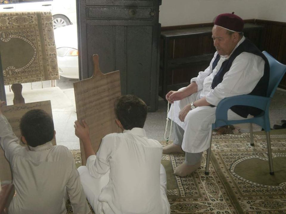 saadyasse's tweet photo. وفاة أحد مشايخ ومنارات بنغازي الشيخ بشير صويد رحمه الله وللعلم الشيخ أحد من طالت أيادي الظلم وهاجر إلى مدينة الخمس ..

بموت مثل هؤلاء يحزن القلب ولا نقول إلا ما يرضي ربنا

《 إنا لله وإنا إليه راجعون 》 https://t.co/iGvV7QWqtQ