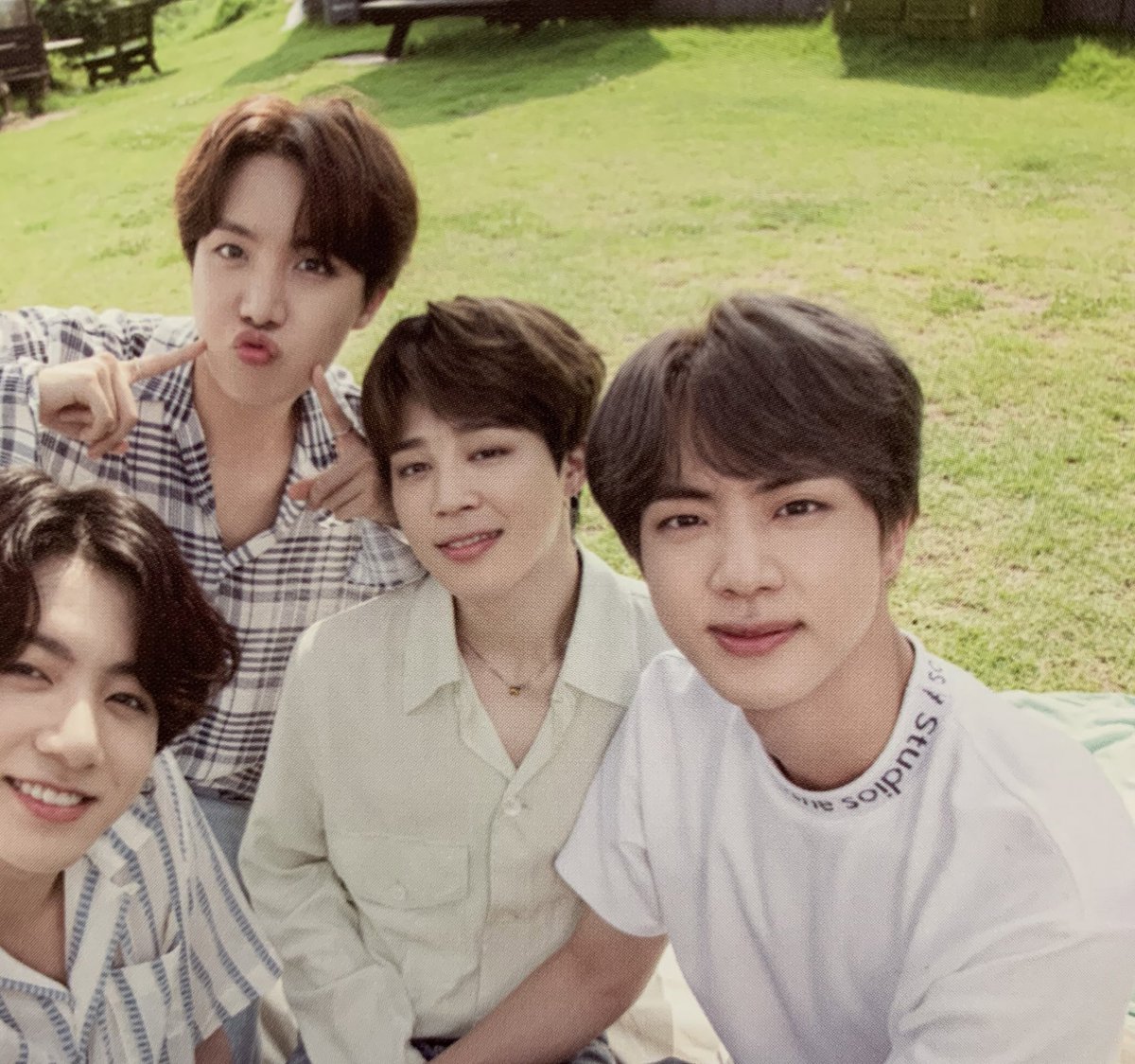 PBluepurple's tweet photo. Jungkook, J-hope, Jimin & Jin.
#SumPack #방탄소년단 #BTS @BTS_twt https://t.co/rrAg5gqfIl