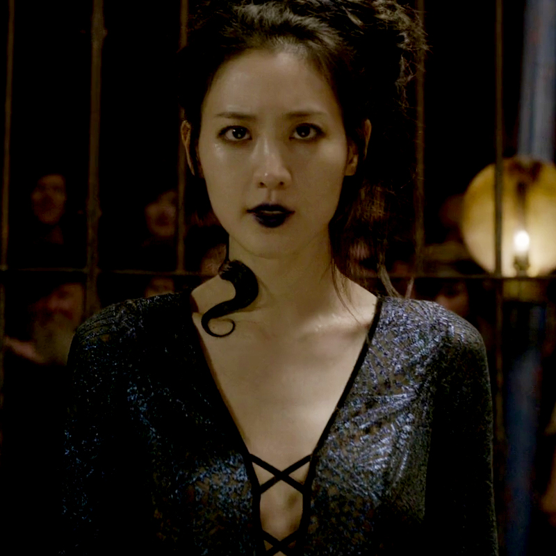 fantastic beasts characters as "can you buy me pads" texts