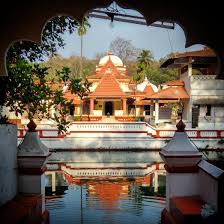 Some common  #GawdSaraswatBrahmin GSB surnames are Pai, Shenoy, Kamath, Shanbagh, Baliga, Kamath, Bhat, Joshi, Mangeshi, Mallya, Nayak, Hegde, Rao, Prabhu, KiniSome famous GSB temples in Goa includeRamnathiShantadurga MhalsaDamodarNageshiMangeshi*Fin.15/15