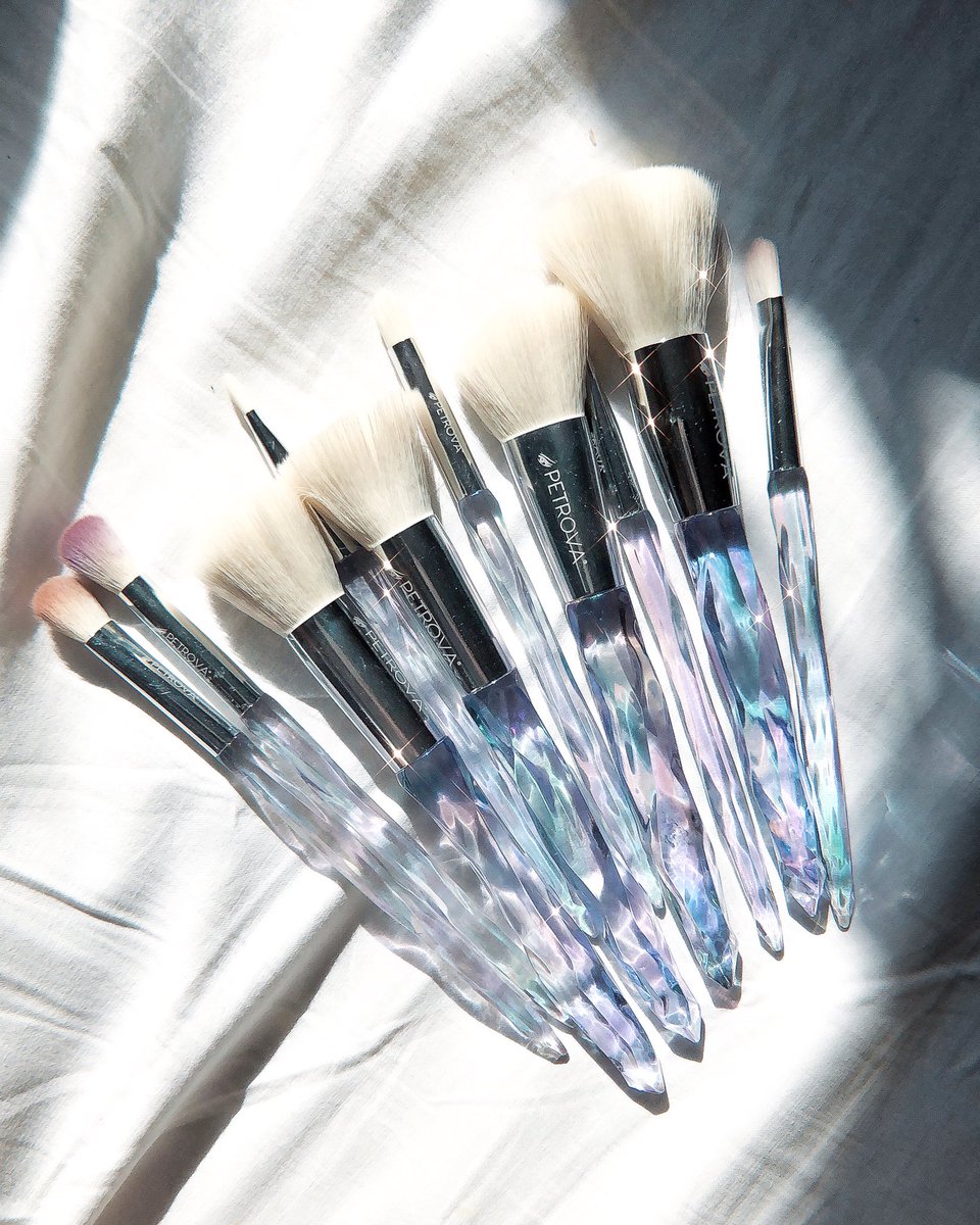 P4ulinaP's tweet photo. SHOP NOW at https://t.co/iJfuLfG7vG #day30oflockdown #makeup #makeupbrushes #freeshipping https://t.co/ggsckR8xuW