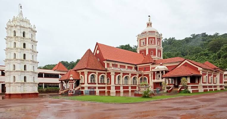Some common  #GawdSaraswatBrahmin GSB surnames are Pai, Shenoy, Kamath, Shanbagh, Baliga, Kamath, Bhat, Joshi, Mangeshi, Mallya, Nayak, Hegde, Rao, Prabhu, KiniSome famous GSB temples in Goa includeRamnathiShantadurga MhalsaDamodarNageshiMangeshi*Fin.15/15