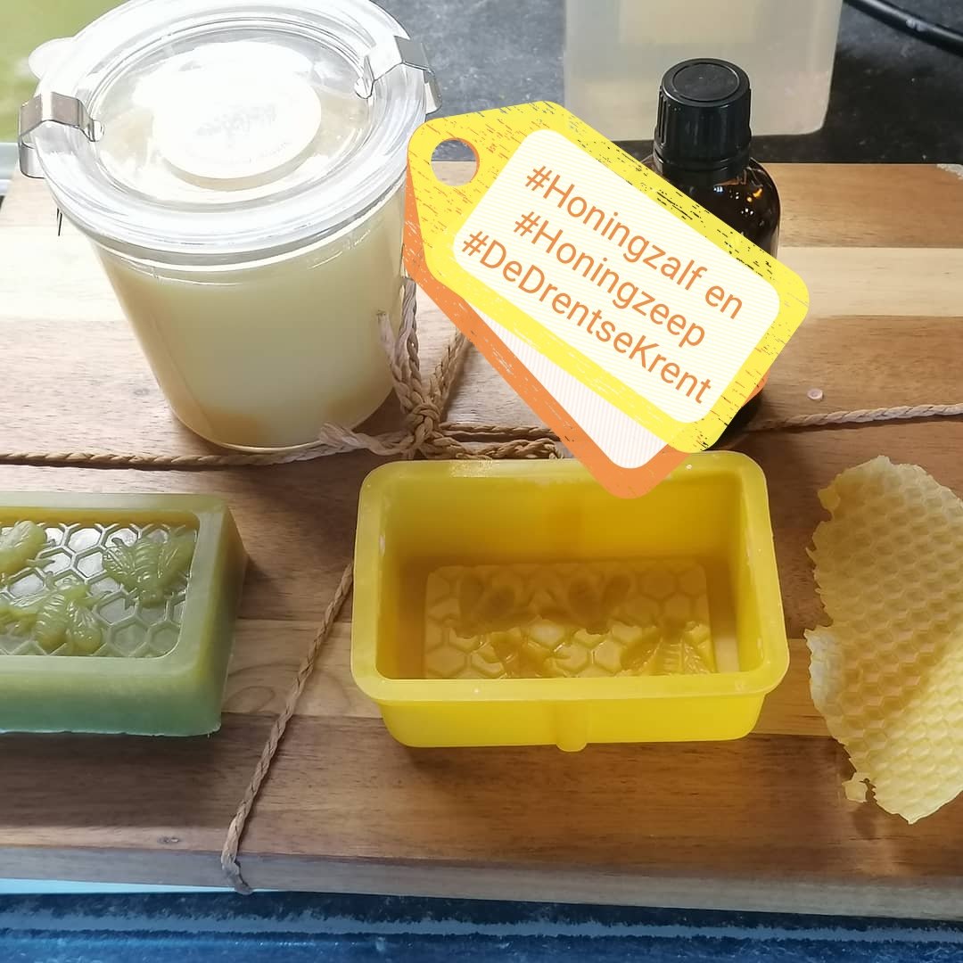wapserveencomm's tweet photo. Veural deurgoan, kop d'r veur vooral doorgaan! Aigen moakt 7 stukkies per dag π #slowsoap veur gevoelige #Huid zonder parabenen #zaip #zaibe #Hunneg #Hunnek #betaalbare #Honingzeep #Hunnegzaip #Honingzalf #Honing #propolis #Bloesem https://t.co/VEZyGZpyUu