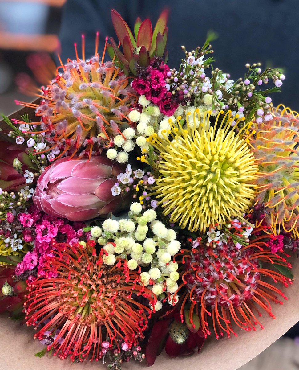 Every shade of happy 🌼🌸🌷
#saturdayvibes #colorinspo #flowers #protea #pincushions #cagrown