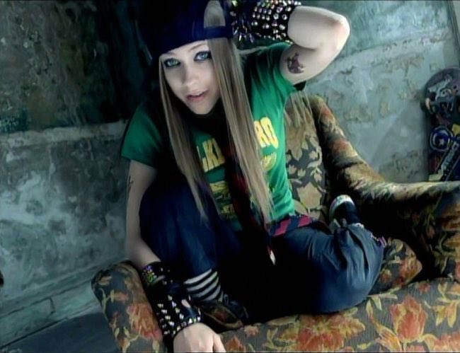 Pop Base On Twitter Sk8er Boi By Avril Lavigne Surpasses 200 Million Streams On Spotify Becoming Her Second Song To Achieve This On The Platform Https T Co V70crxvjdq - sk8er boi roblox id code