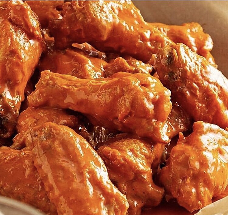 Rays_Wings's tweet photo. Omaha’s favorite traditional hot wings! 🔥🔥🔥🔥Open at 2:00PM Take out &amp; delivery! 📞 🤘🏽#supportlocal CALL- (402) 884-5300 #rayswings #hotwings @midtowncrossing #nystyle #buffaloboy #bestofomaha https://t.co/APWY9gbjno