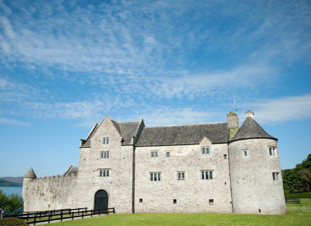 Parke’s Castle is one of many beautiful Leitrim landmarks. The Castle started life in the 15th C when owned by the O’Rourke family. With the plantation of Leitrim the Castle was taken over by Sir Roger Clarke & he made major changes in 1628. An atmospheric pile.