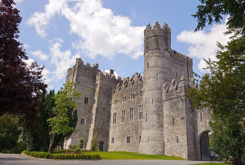 Kilkea Castle began in 1180AD & was home to a branch of the Hiberno-Norman FitzGeralds. It’s now a hotel so you too can live like Silken Thomas. It has been completely restored & is everyones idea of a fairytale fortress.