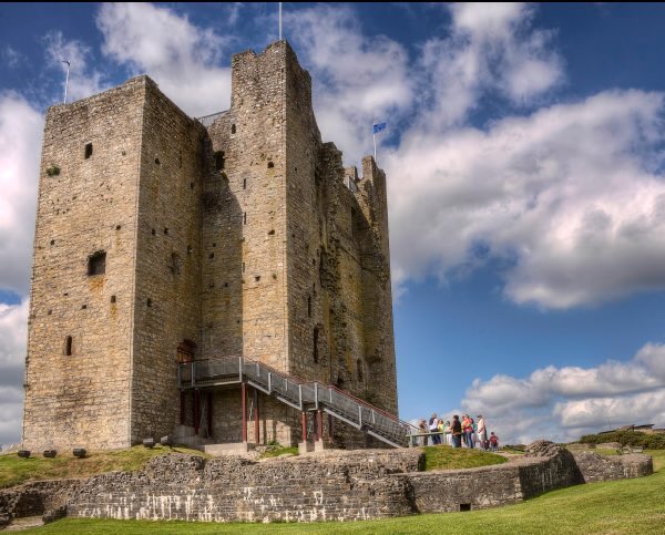 This is the 12th C Trim Castle which is the largest Norman castle in Ireland