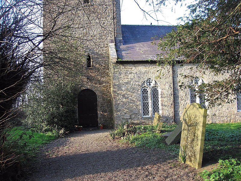 I love castles, having grown up in a village in Dublin with seven of them (2 survive). These were 13th-14th C fortified Tower Houses (including one attached to a medieval church, pic). To learn more look out for Harold Leask’s superb book.