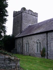 I love castles, having grown up in a village in Dublin with seven of them (2 survive). These were 13th-14th C fortified Tower Houses (including one attached to a medieval church, pic). To learn more look out for Harold Leask’s superb book.