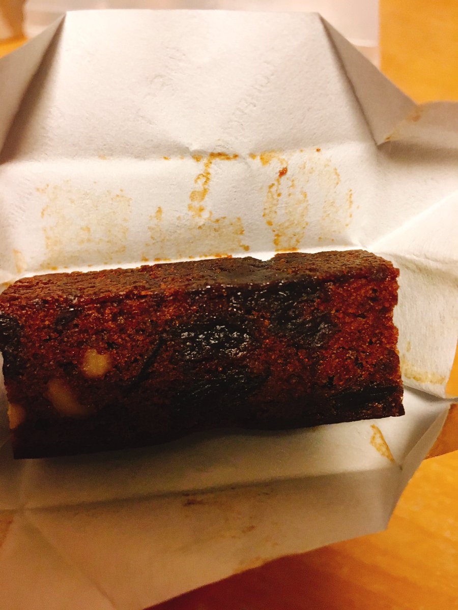 青色イリコ 今日はマルセイバターサンドと銀座ウエストのダークフルーツケーキ ダークフルーツケーキのパッケージが金の延べ棒みたいで箱に並んでると賄賂感があってとてもよいです ケーキはもちろん美味しい 青色イリコ 今日はマルセイバターサンドと銀座ウエストのダークフルーツケーキ ダークフルーツケーキのパッケージが金の延べ棒みたいで箱に並んでると賄賂感があってとてもよいです ケーキはもちろん美味しい