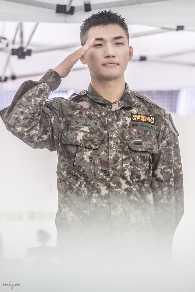 letuyet2912's tweet photo. Happy birthay Kang Daesung oppa ❤️❤️❤️❤️❤️

#SmileyDaesungDay https://t.co/TPokULXoCP