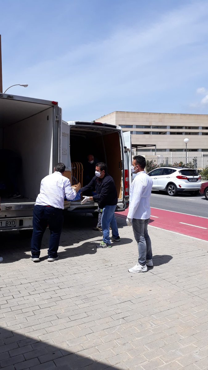 GVAturisme's tweet photo. ¡El CdT de Benidorm se suma a #AGSolidaria para elaborar también menús para familias sin recursos!👌😊 https://t.co/3N6WTMWFNZ