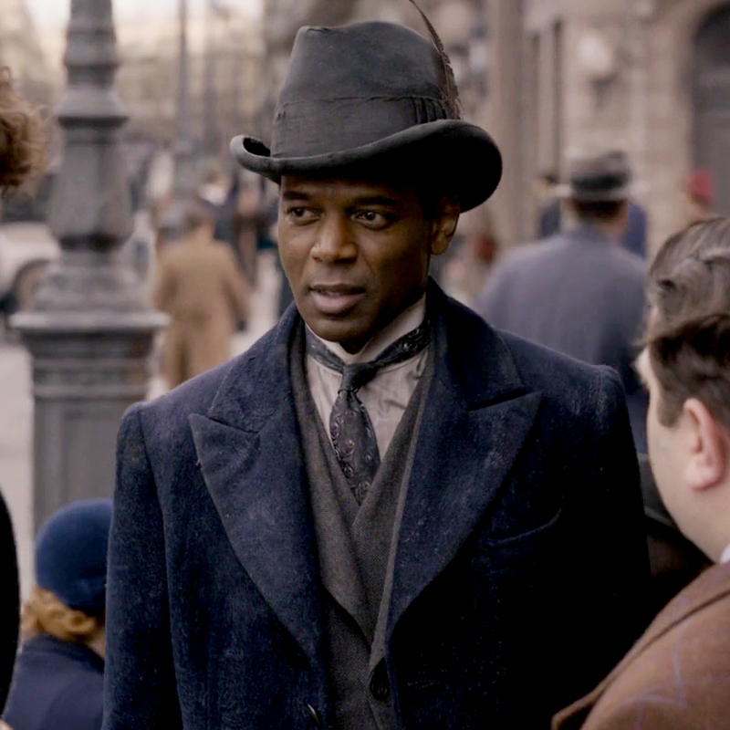 fantastic beasts characters as "can you buy me pads" texts