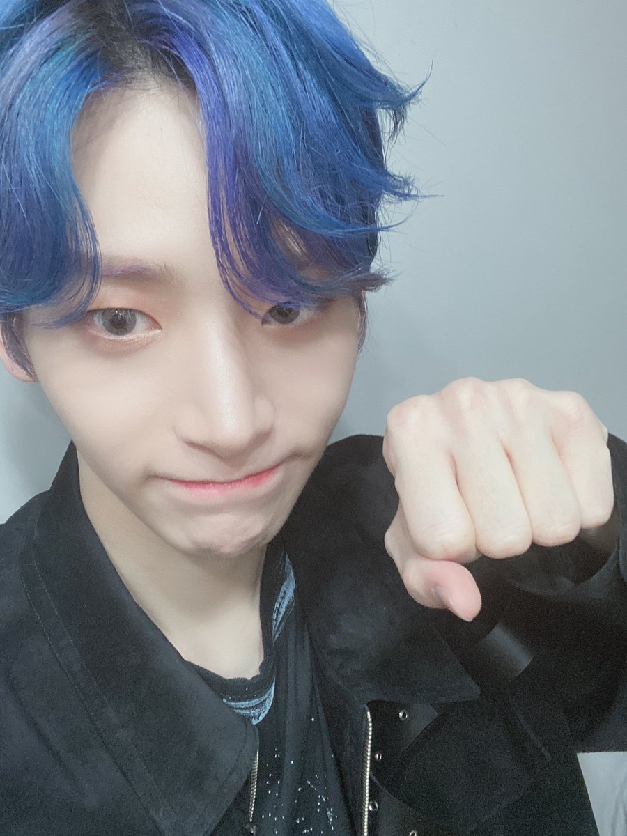 CRAVITY_twt's tweet photo. 여러분~오늘 하루 잘보내셨나요?☺️오늘 음중 어땠어요?😊멋있었다고요? 알고있었어요ㅋㅋ🤩 우리 내일도 화이팅!!
#음중 #크래비티 #정모 #짱모 #무대_뿌셔 https://t.co/ebLSRM02nN