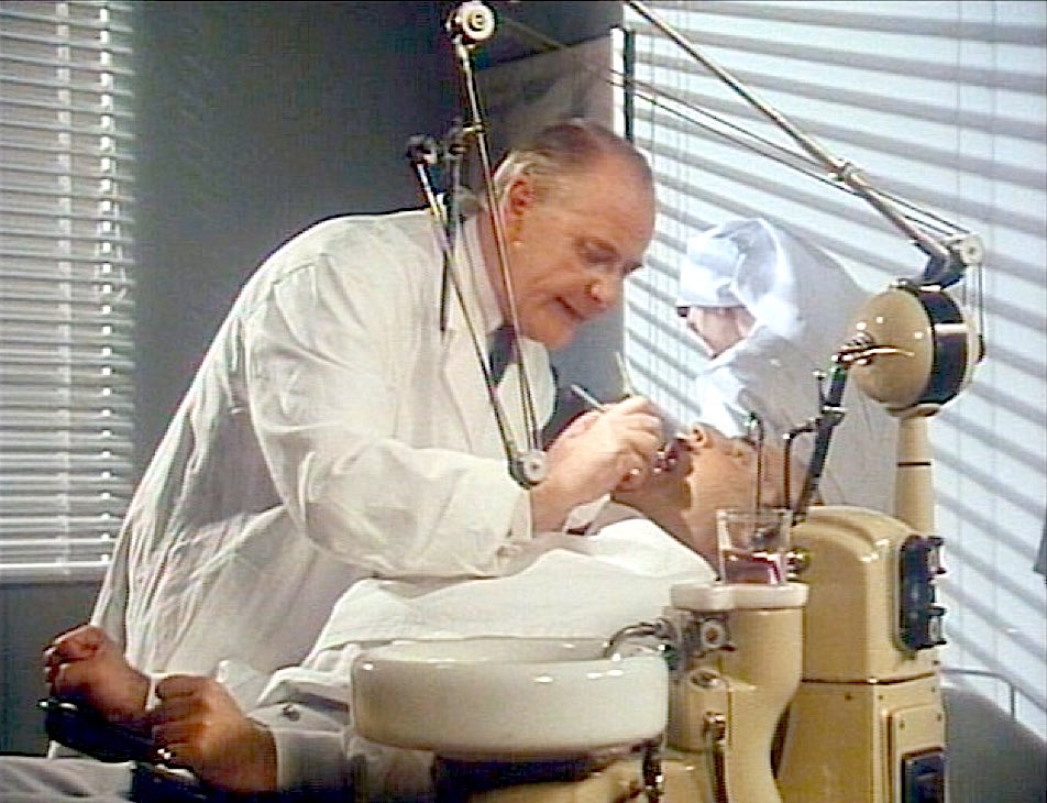 ポワロと灰色の脳細胞 Poirotwithlitt1 Twitter