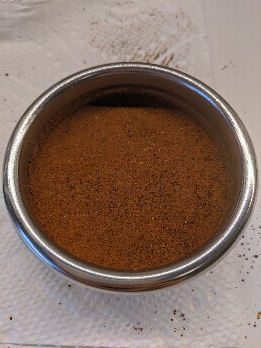 Coffee science time! @PilotCoffee Heritage, 18.0g in at 1.70 on the grinder... BUT this time there's a twist. https://www.home-barista.com/espresso-machines/aeropress-filter-below-and-above-puck-t58544.html...(grind, groom, tamp; but that's something different under the grounds, stay tuned)...