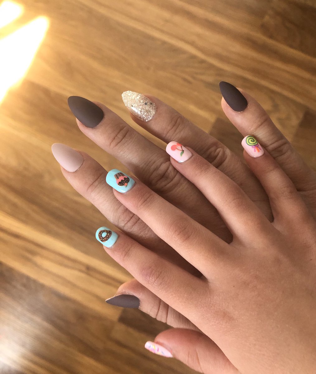 SidePone's tweet image. This was not worth the hour it occupied. Get. Them. Off. Me.