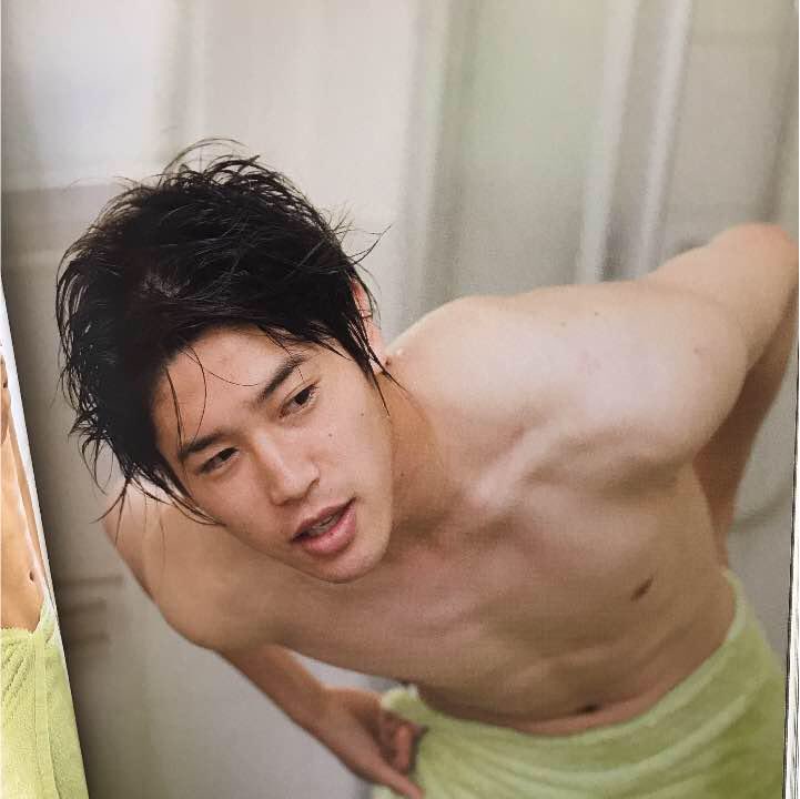 まめあつ 好きな男勝手にプレゼン 内田篤人 うちだあつと 元日本代表のサッカー選手 3 11のacのcmで存在を知りどハマりし 当時中学生の自分の中で何かが狂い始めた 2chの 内田篤人 が本当にかわいすぎてつらい スレに常駐 親に隠れて写真集を購入
