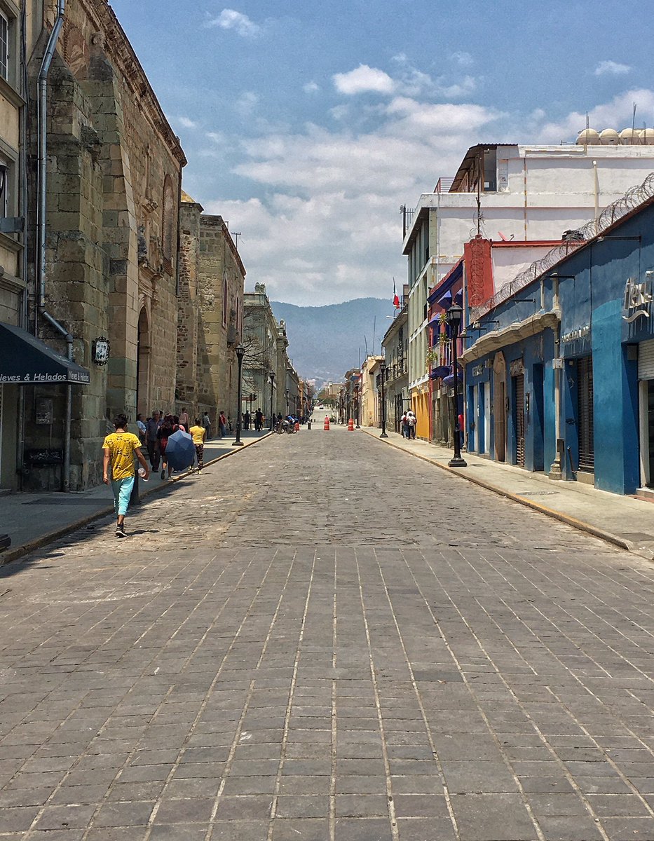 ernestofuca's tweet photo. Buenos días a #Oaxaca que hoy cumple años. https://t.co/8MfvnRBTb4