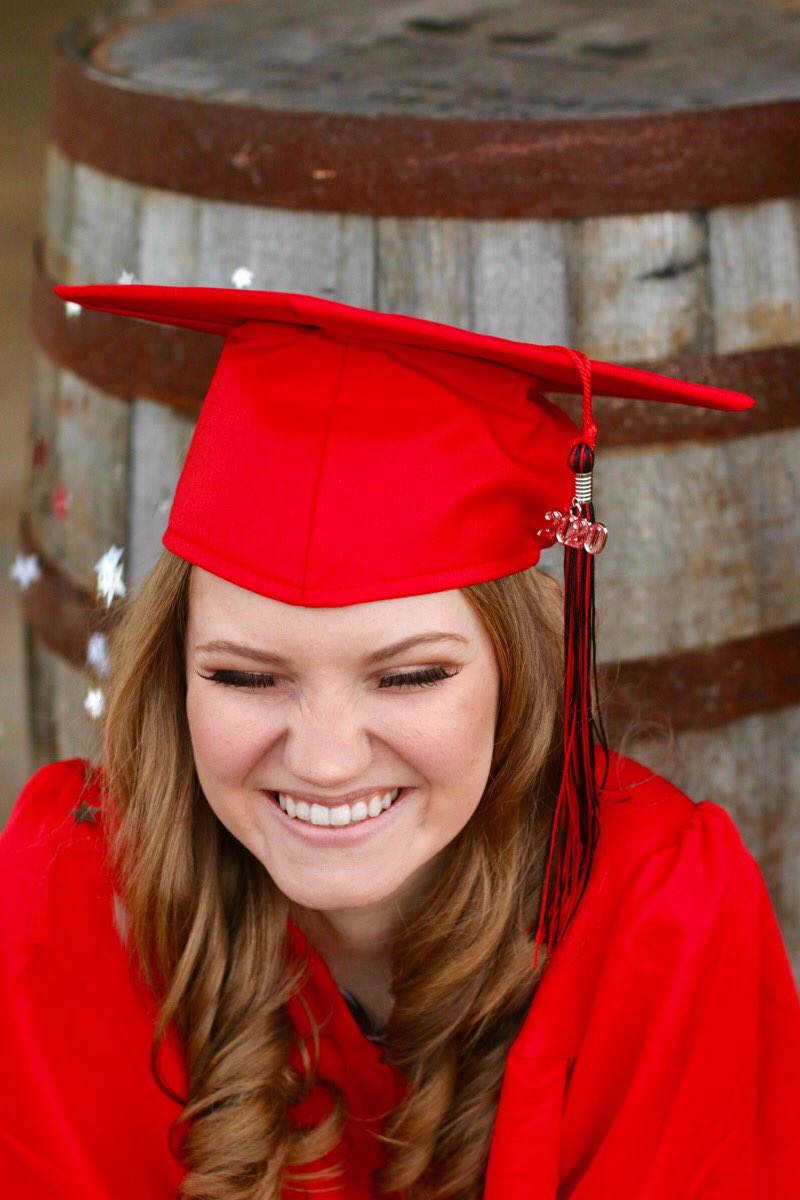 JplusLPhotos's tweet photo. And that’s a wrap🎓 https://t.co/Hp0EAOiPpJ