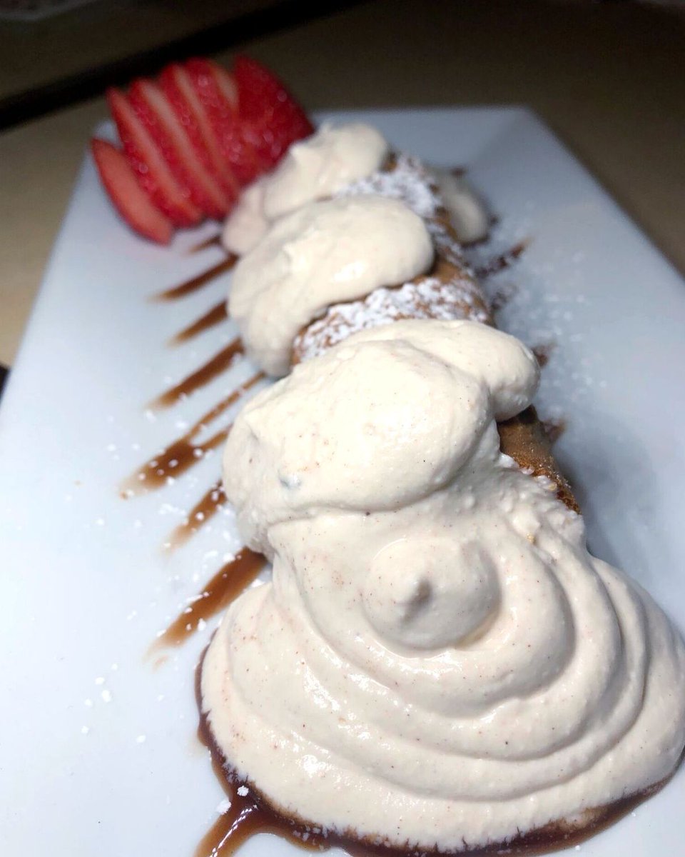 AngelosPizzaNYC's tweet photo. #cannolis on #brunchmode 🔥  
*
*
*
*
*
*
*
*
*
*
*
*
*
*
*
*
*
*
*
*
*
*
*
*
#cannoli #sweets #nyc #ny #nom #nomnom #angelos #angelospizza #sogood #delish #wow #omg #weekend #italian #italianfood #stayhome #foodelivery #foodlove #covid19 #coronavirus #angelospizza #saturday https://t.co/xeBg7a80S7