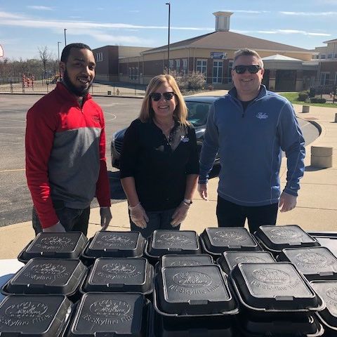 Skyline_Chili's tweet image. We’re proud to give back to the essential workers on the frontlines who have been working tirelessly to serve our communities, as well as families in our community who have been impacted. Thank you for all that you do. 💙